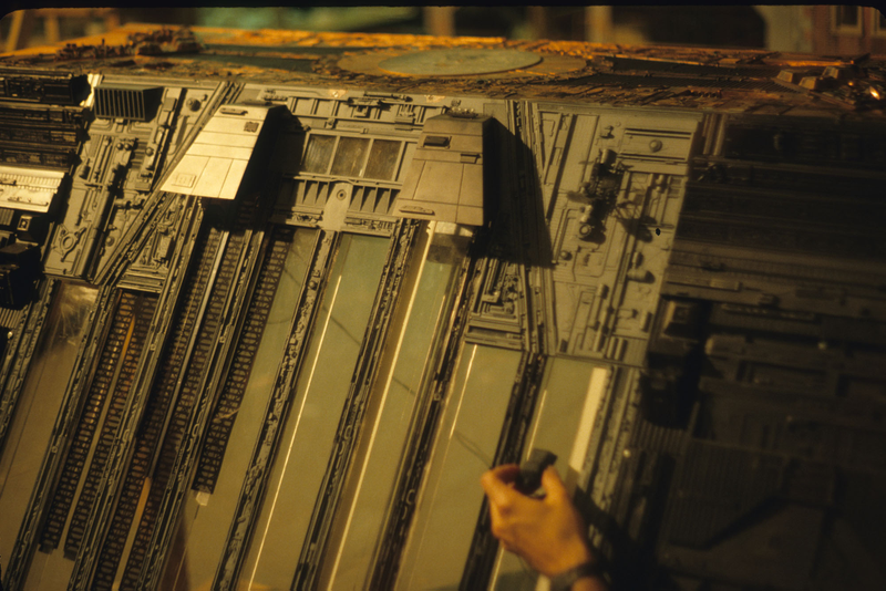 Illustration for article titled 142 Behind-The-Scenes Photos Reveal Blade Runner's Miniature WorldÂ